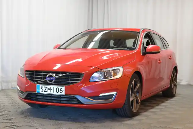 Punainen Farmari, Volvo V60 – SZM-106