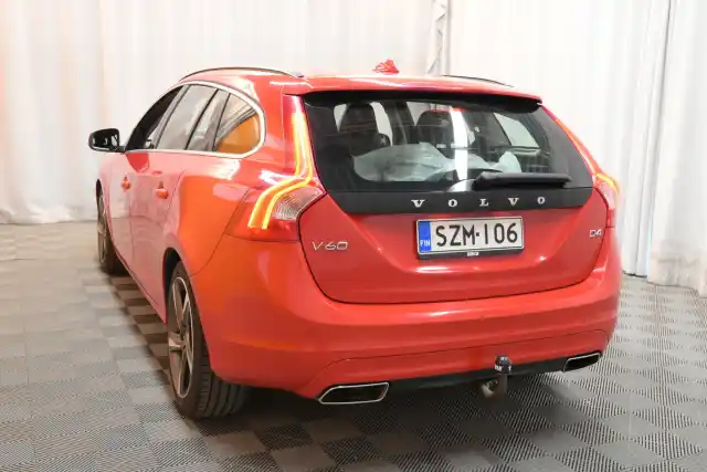 Punainen Farmari, Volvo V60 – SZM-106