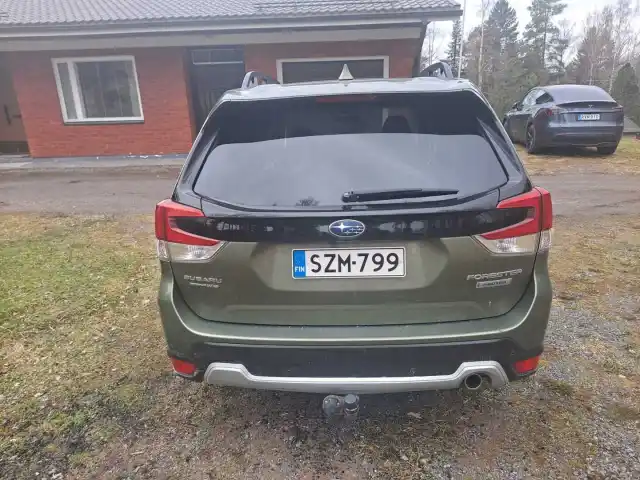 Vihreä Farmari, Subaru Forester – SZM-799