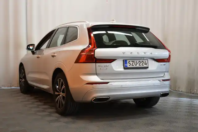 Harmaa Maastoauto, Volvo XC60 – SZU-224