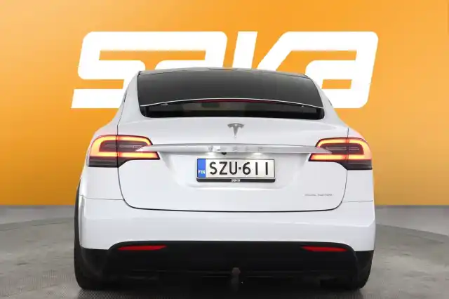 Valkoinen Maastoauto, Tesla Model X – SZU-611