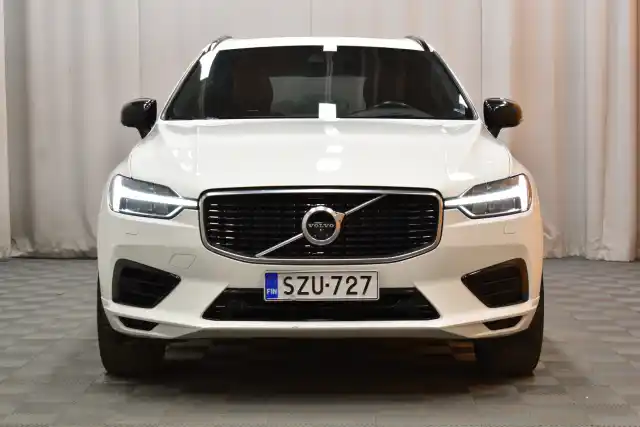 Valkoinen Maastoauto, Volvo XC60 – SZU-727