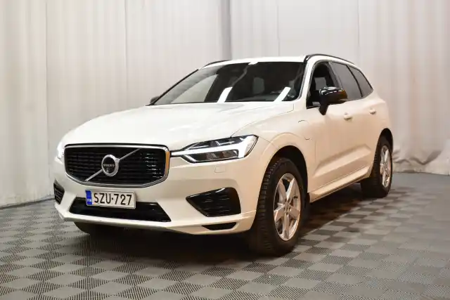 Valkoinen Maastoauto, Volvo XC60 – SZU-727