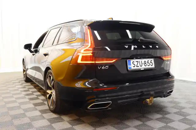 Musta Farmari, Volvo V60 – SZU-855