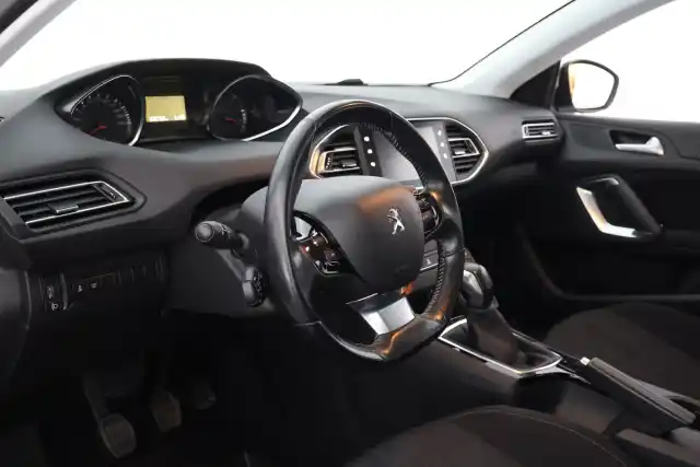 Valkoinen Viistoperä, Peugeot 308 – SZZ-192