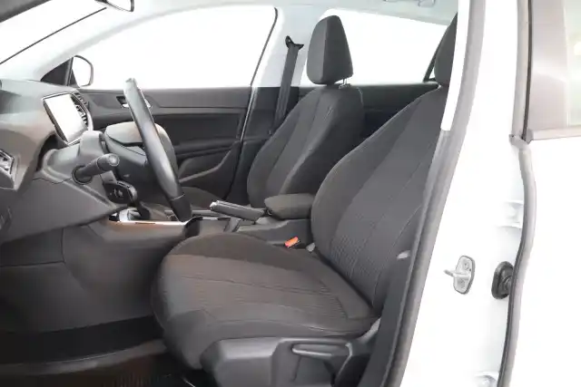 Valkoinen Viistoperä, Peugeot 308 – SZZ-192