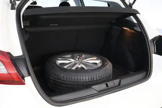Valkoinen Viistoperä, Peugeot 308 – SZZ-192