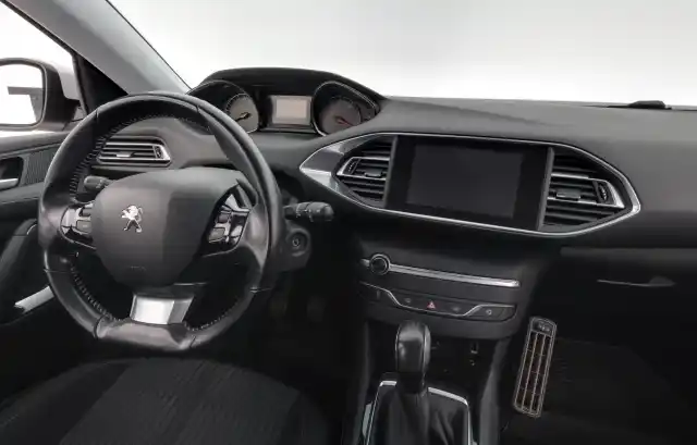 Valkoinen Viistoperä, Peugeot 308 – SZZ-192