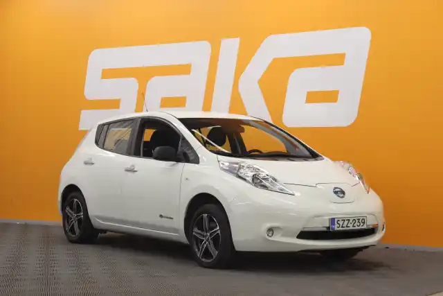 Valkoinen Tila-auto, Nissan Leaf – SZZ-239