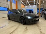 Musta Farmari, BMW 330 – SZZ-336, kuva 1