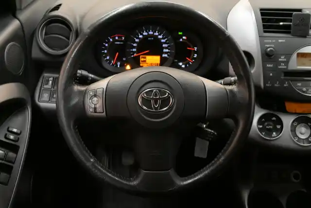 Hopea Tila-auto, Toyota RAV4 – TAY-248