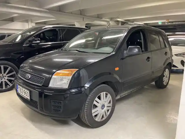 Musta Viistoperä, Ford Fusion – TBZ-960