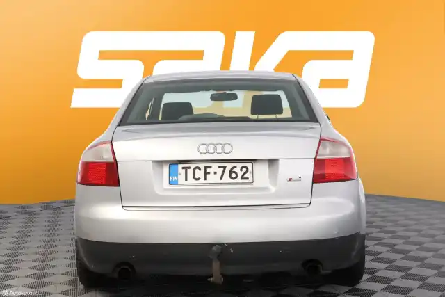 Harmaa Sedan, Audi A4 – TCF-762