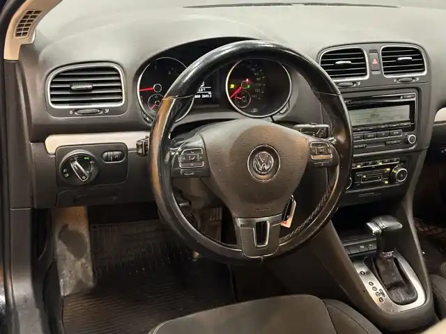 Musta Farmari, Volkswagen Golf – TCZ-942