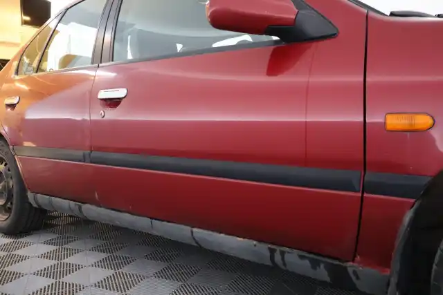 Punainen Henkilöauto, Nissan Primera – TGP-738