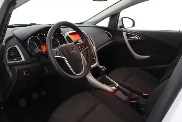 Valkoinen Viistoperä, Opel Astra – THZ-628