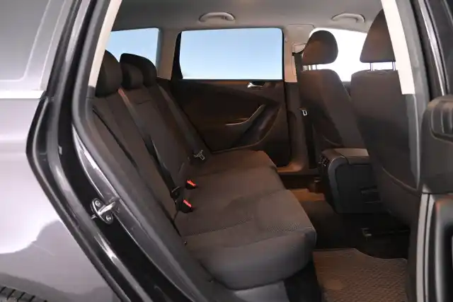 Ruskea (beige) Farmari, Volkswagen Passat – TMY-439
