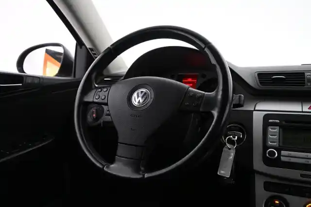 Ruskea (beige) Farmari, Volkswagen Passat – TMY-439
