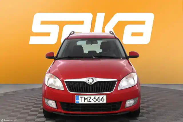 Punainen Tila-auto, Skoda Roomster – TMZ-566