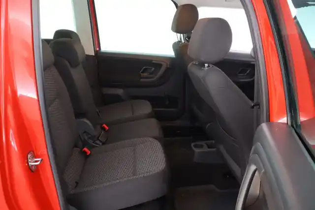 Punainen Tila-auto, Skoda Roomster – TMZ-566