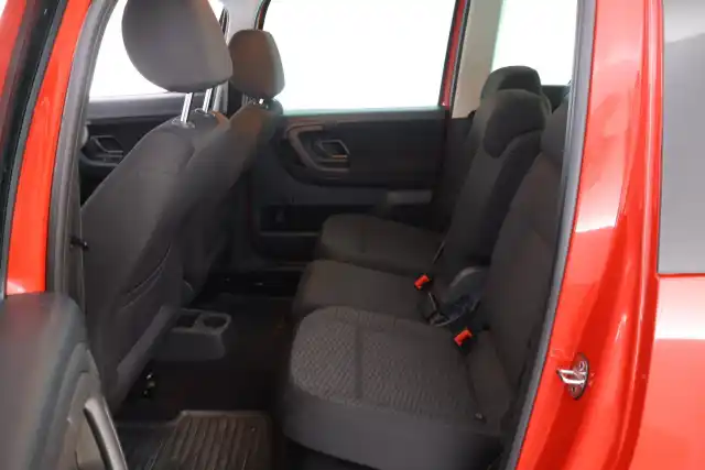 Punainen Tila-auto, Skoda Roomster – TMZ-566