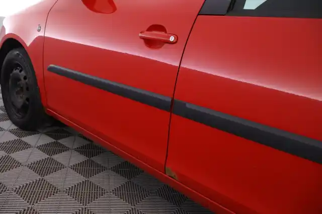 Punainen Tila-auto, Skoda Roomster – TMZ-566