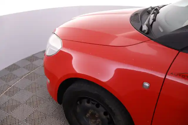 Punainen Tila-auto, Skoda Roomster – TMZ-566