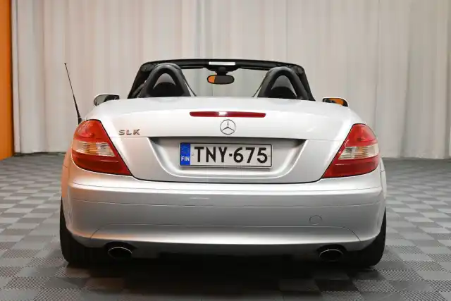 Harmaa Avoauto, Mercedes-Benz SLK – TNY-675