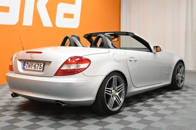 Harmaa Avoauto, Mercedes-Benz SLK – TNY-675