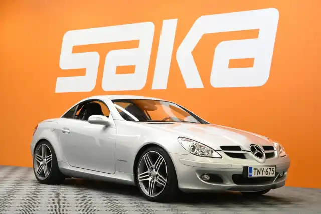 Harmaa Avoauto, Mercedes-Benz SLK – TNY-675