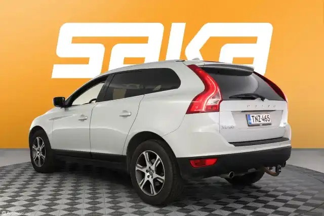 Valkoinen Maastoauto, Volvo XC60 – TNZ-465