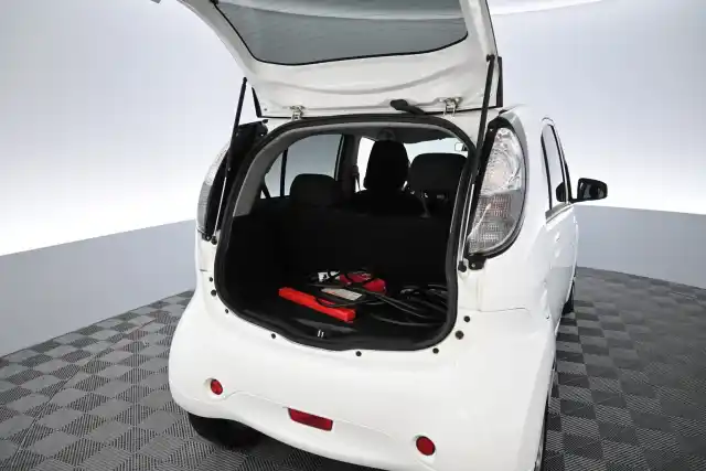 Valkoinen Viistoperä, Mitsubishi I MIEV – TNZ-486