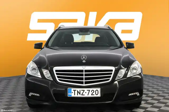 Musta Farmari, Mercedes-Benz E – TNZ-720