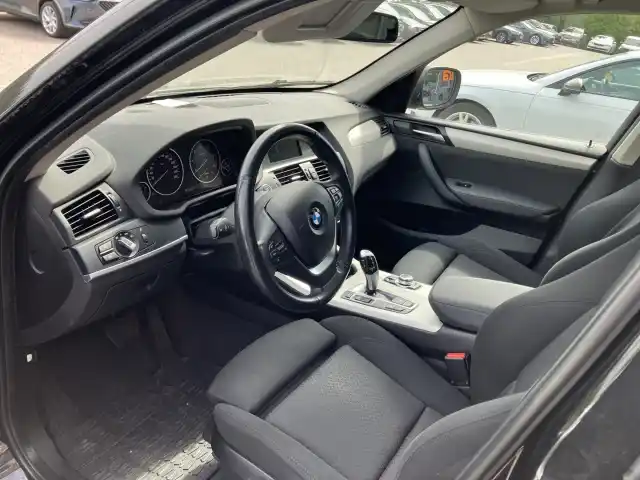 Musta Maastoauto, BMW X3 – TOZ-357