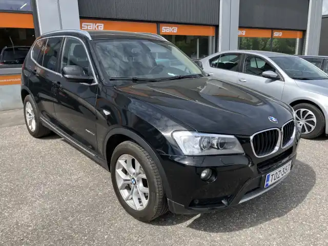 Musta Maastoauto, BMW X3 – TOZ-357