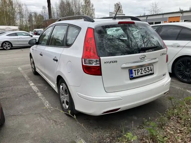 Valkoinen Farmari, Hyundai i30 – TPZ-534