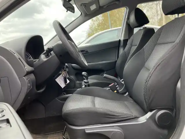 Valkoinen Farmari, Hyundai i30 – TPZ-534
