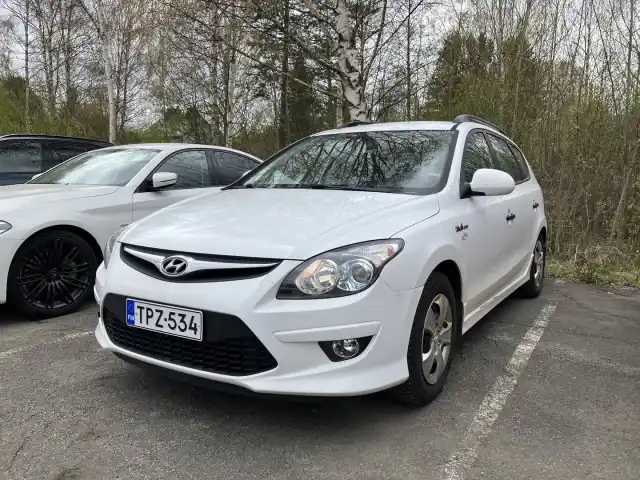 Valkoinen Farmari, Hyundai i30 – TPZ-534