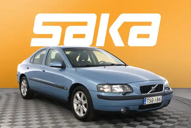 Sininen Sedan, Volvo S60 – TSG-186