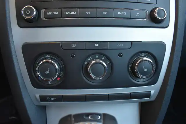 Ruskea (beige) Farmari, Skoda Octavia – TSZ-480