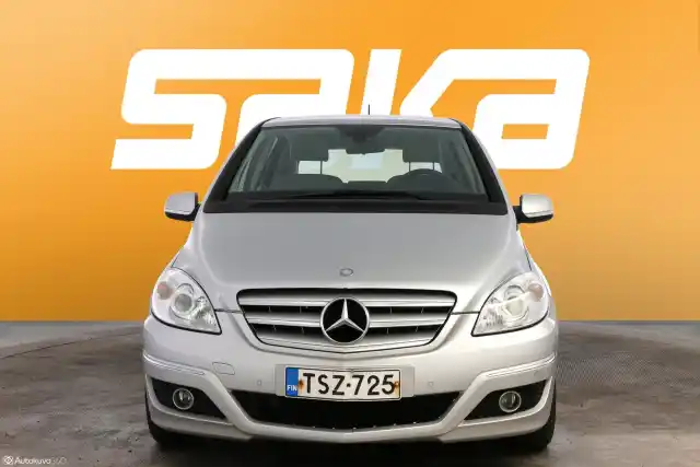Harmaa Tila-auto, Mercedes-Benz B – TSZ-725