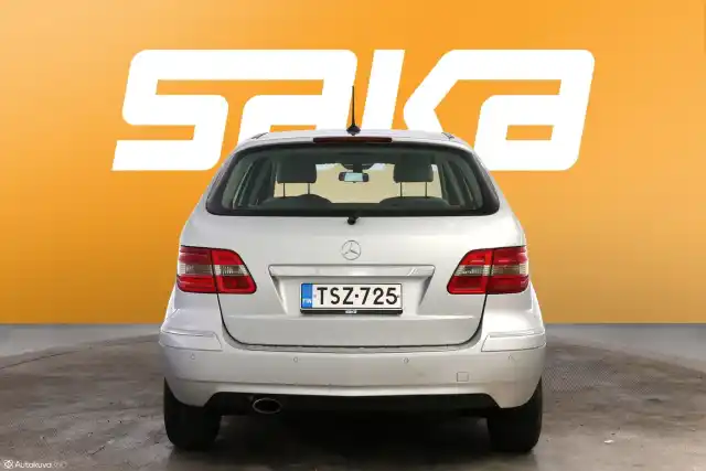 Harmaa Tila-auto, Mercedes-Benz B – TSZ-725
