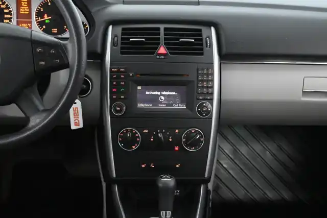 Harmaa Tila-auto, Mercedes-Benz B – TSZ-725
