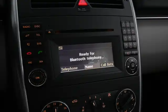 Harmaa Tila-auto, Mercedes-Benz B – TSZ-725
