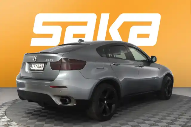 Harmaa Maastoauto, BMW X6 – TTY-553