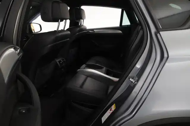 Harmaa Maastoauto, BMW X6 – TTY-553