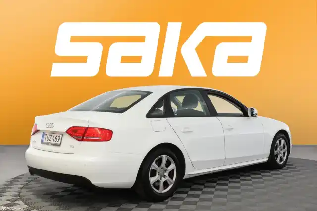 Valkoinen Sedan, Audi A4 – TUZ-469