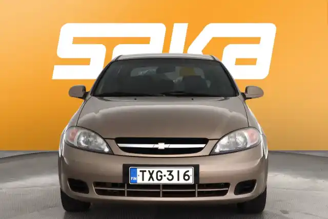 Beige Henkilöauto, Chevrolet Lacetti – TXG-316