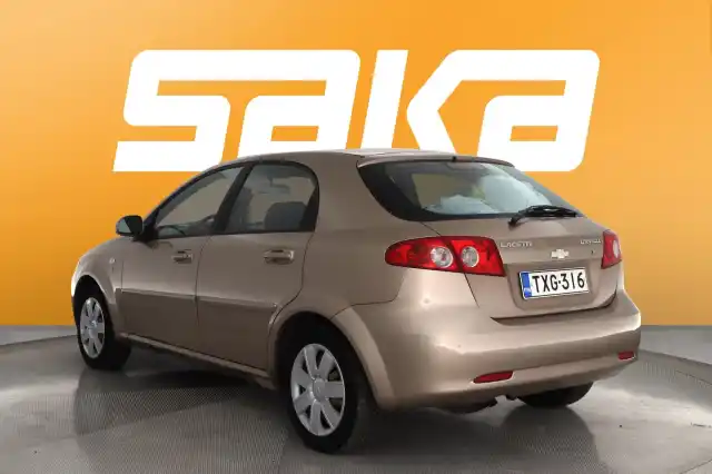 Beige Henkilöauto, Chevrolet Lacetti – TXG-316