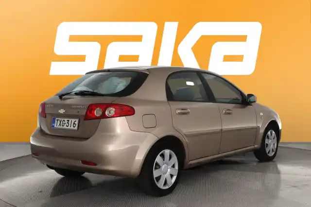 Beige Henkilöauto, Chevrolet Lacetti – TXG-316